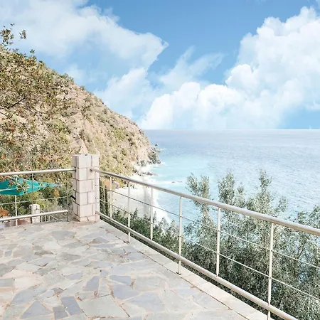 Villa By Kissakas With Sea Views Pera Melana