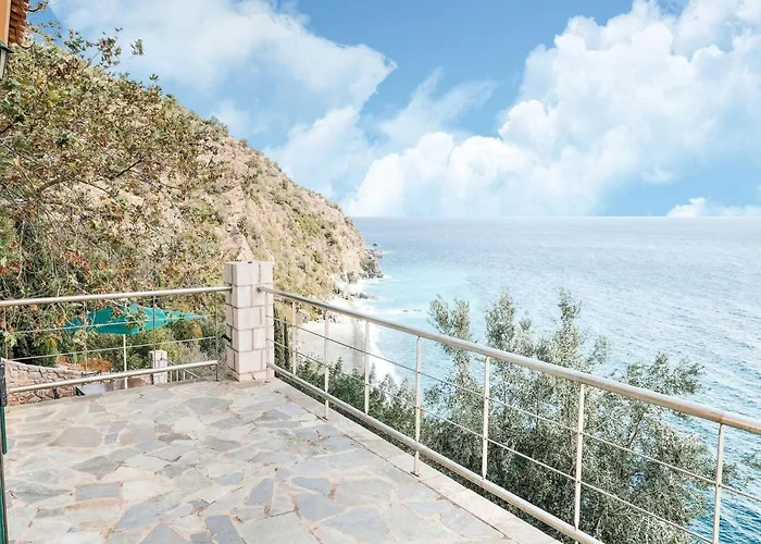 Villa By Kissakas With Sea Views Pera Melana